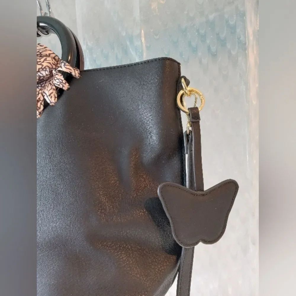 Max Studio Satchel - Picture 2 of 10